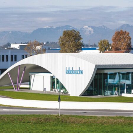 Sede Lattebusche di Sandrigo, vista dall'esterno. Edifici produttivi, progetto studio Luca Rigoni.