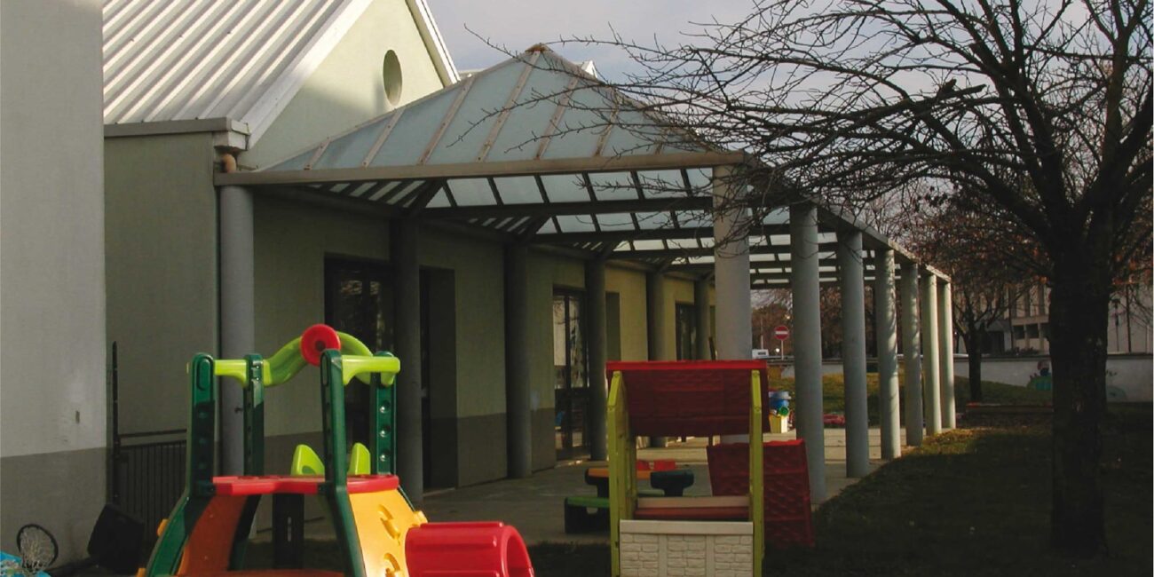 Progetto di adeguamento spazi Scuola dell'Infanzia, esterno. Opere pubbliche.