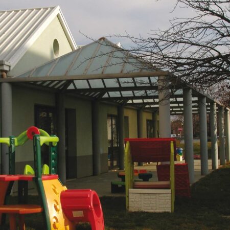 Progetto di adeguamento spazi Scuola dell'Infanzia, esterno. Opere pubbliche.