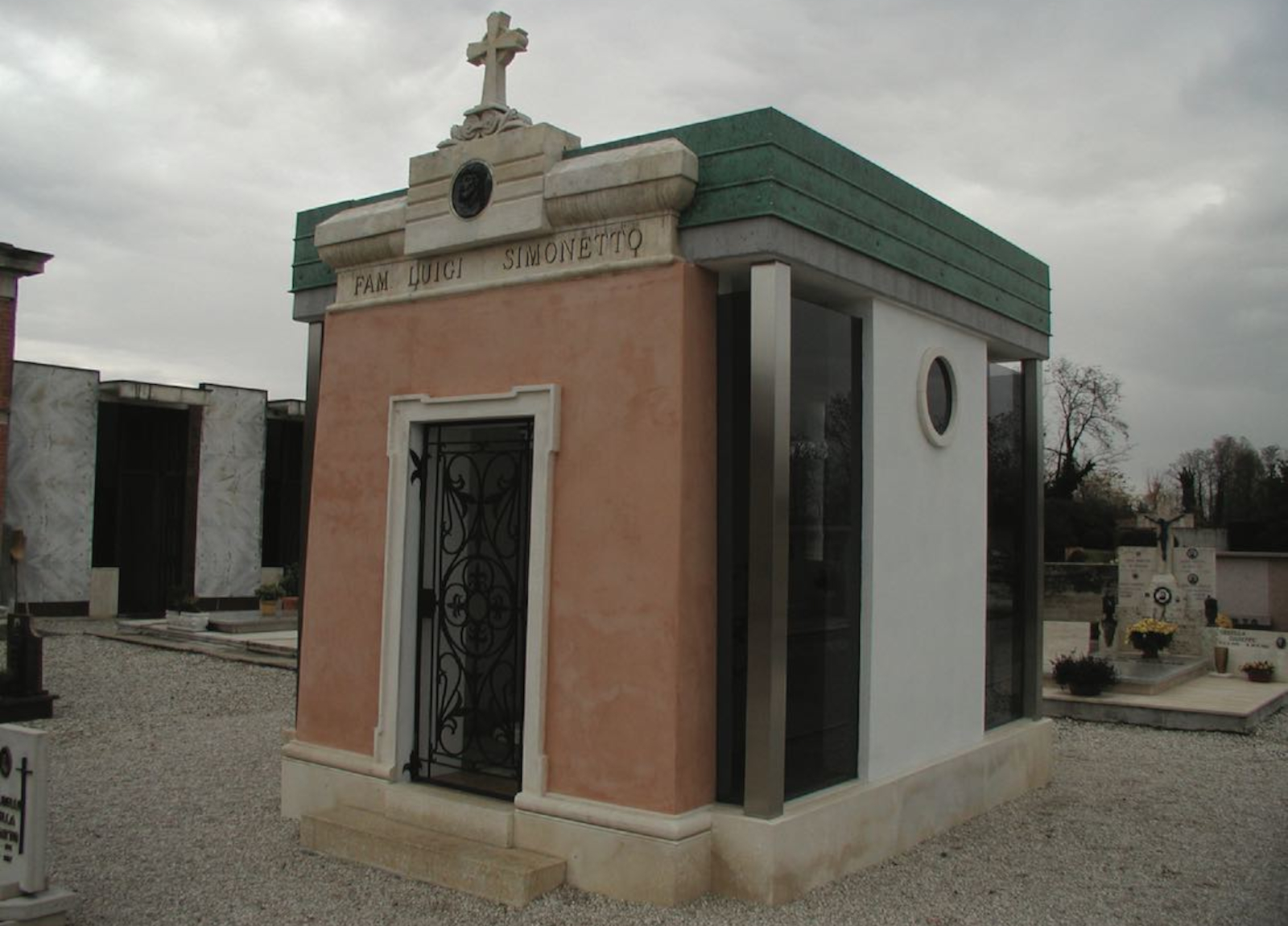 Rinnovamento cappella cimiteriale privata, esterno. Luca Rigoni architetto.
